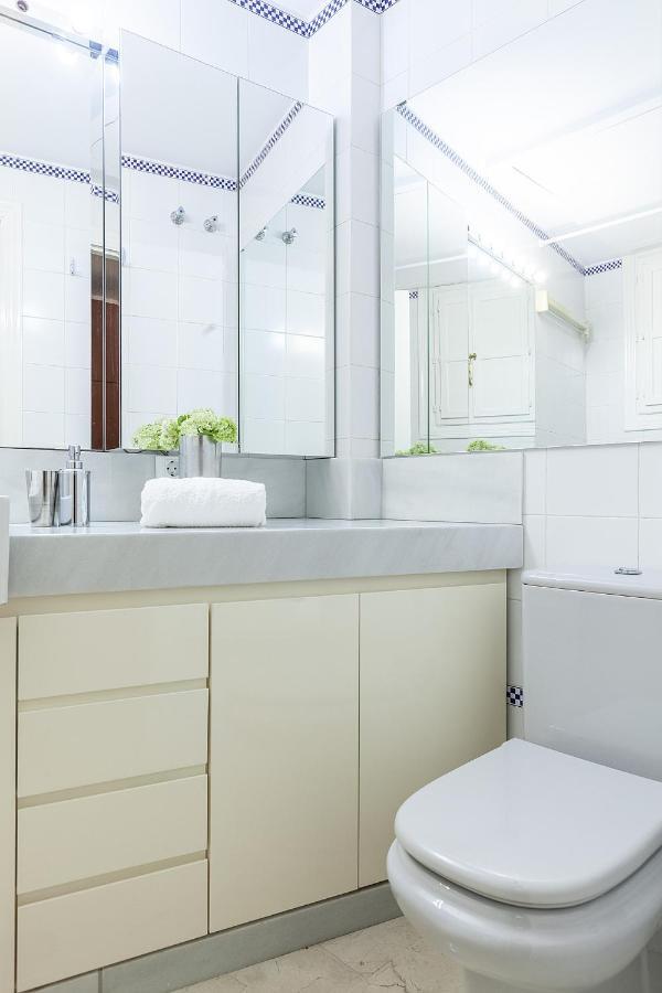 Precioso En Santa Cruz Lirio Bajo Apartment Sevilla Bagian luar foto
