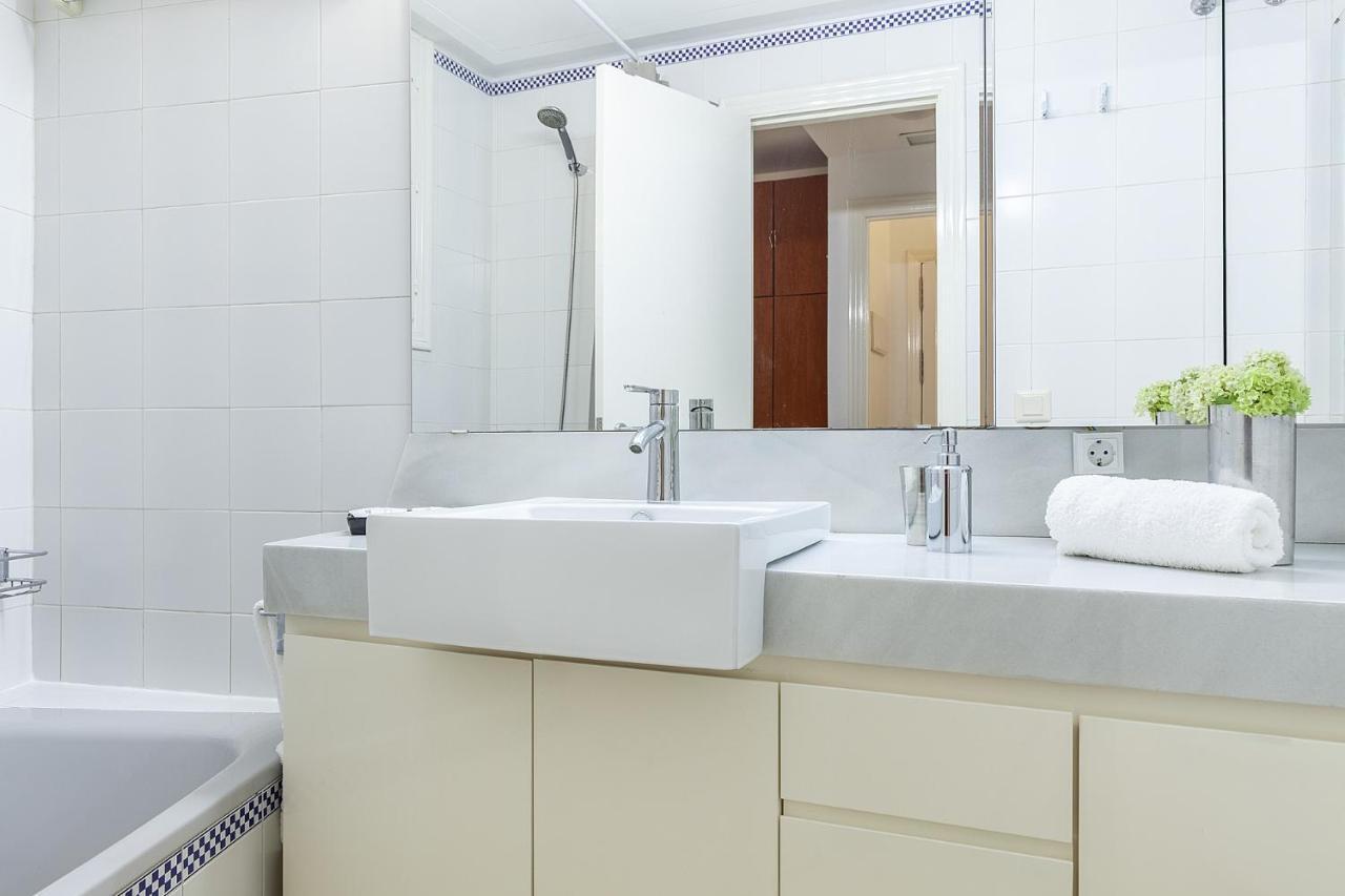 Precioso En Santa Cruz Lirio Bajo Apartment Sevilla Bagian luar foto